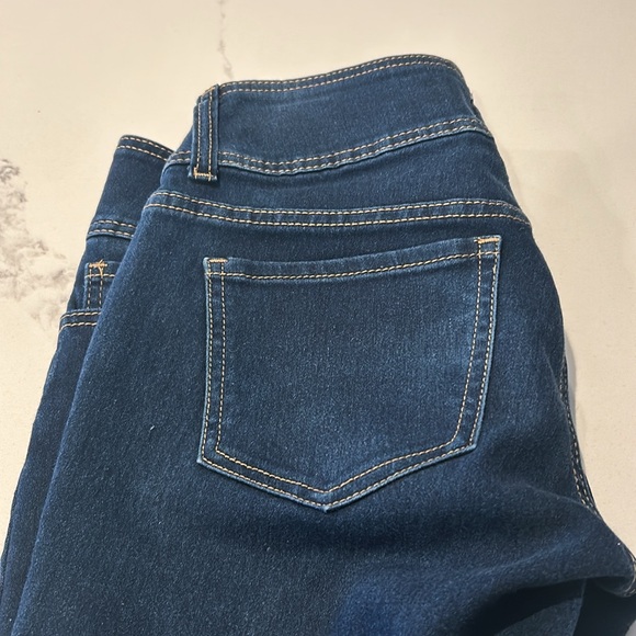 Jeans. Brand Hydraulic 
Size 9/10 
Dark wash
Skinny - Picture 5 of 5